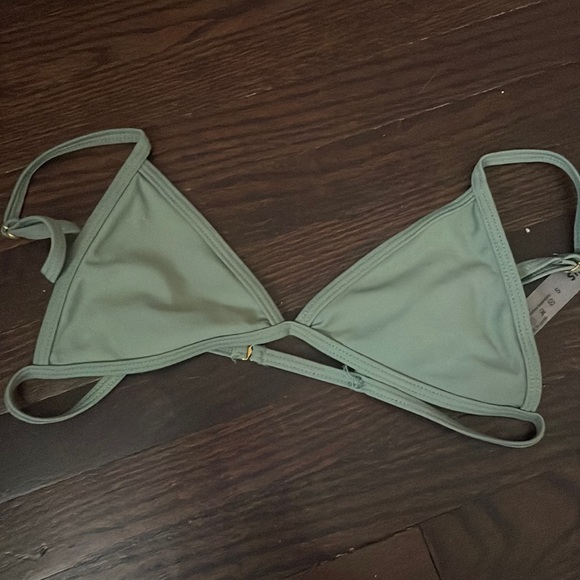Size small green bikini top - Picture 1 of 2